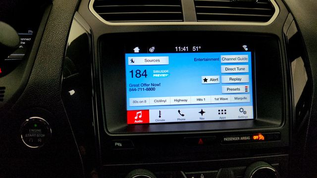 2017 Ford Explorer XLT 4WD w/ Equip 202A, Twin Panel Moonroof & Tech Feature Bundle - 22961338 - 18