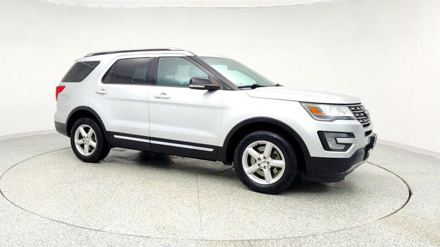 2017 Ford Explorer XLT 4WD w/ Equip 202A, Twin Panel Moonroof & Tech Feature Bundle - 22961338 - 2