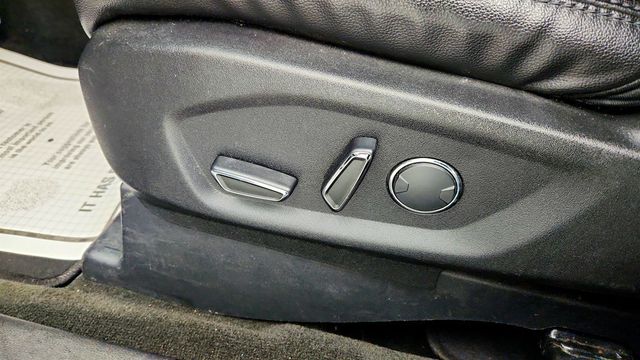 2017 Ford Explorer XLT 4WD w/ Twin Panel Moonroof & Voice-Activated Navigation - 22996801 - 9