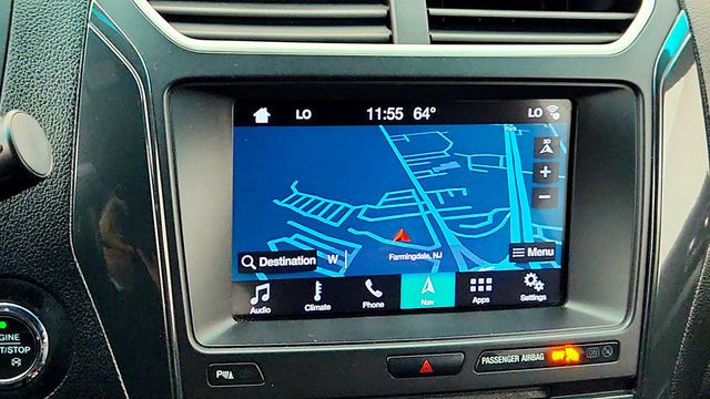 2017 Ford Explorer XLT 4WD w/ Twin Panel Moonroof & Voice-Activated Navigation - 22996801 - 17