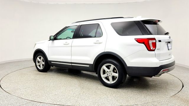 2017 Ford Explorer XLT 4WD w/ Twin Panel Moonroof & Voice-Activated Navigation - 22996801 - 5