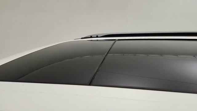 2017 Ford Explorer XLT 4WD w/ Twin Panel Moonroof & Voice-Activated Navigation - 22996801 - 8