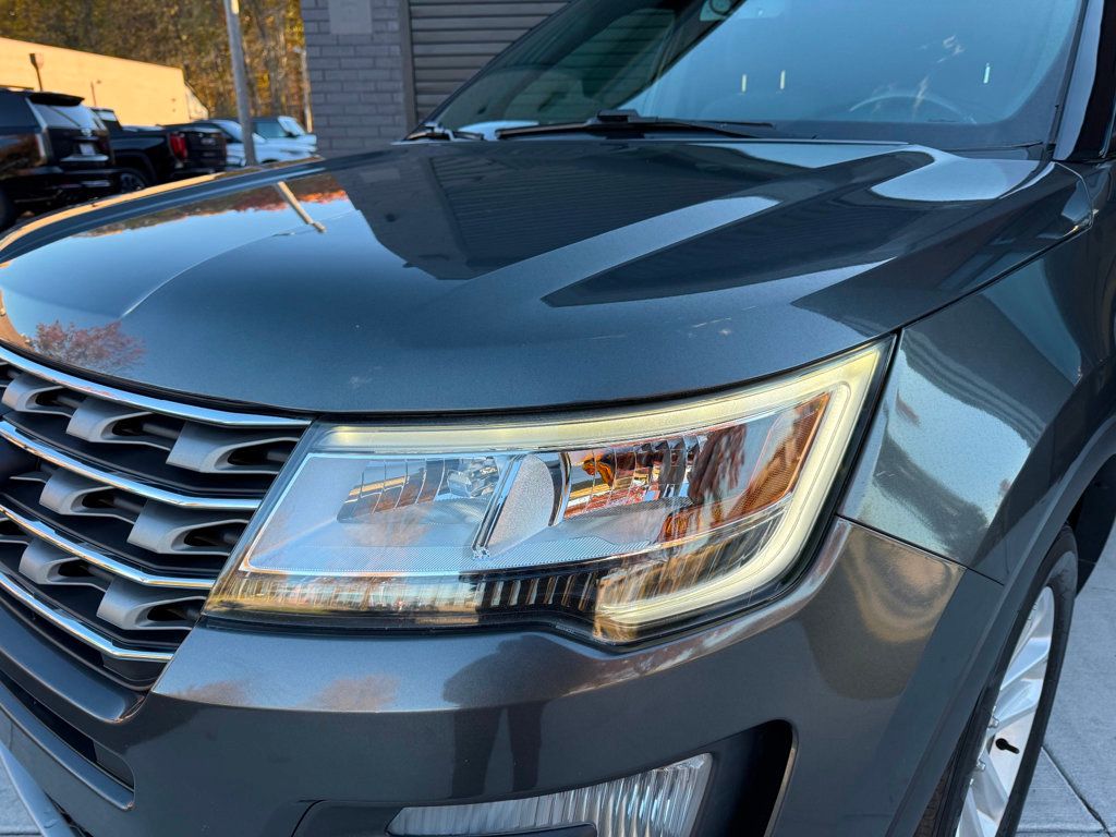 2017 Ford Explorer XLT photo 3