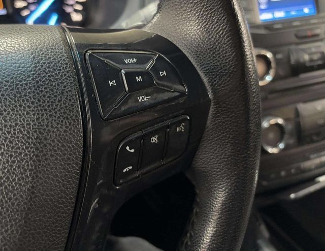 2017 Ford Explorer XLT FWD - 22950604 - 37