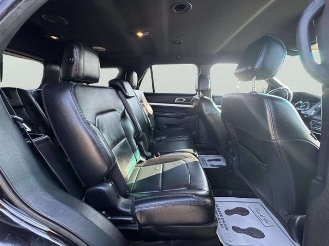 2017 Ford Explorer XLT FWD - 23050919 - 18