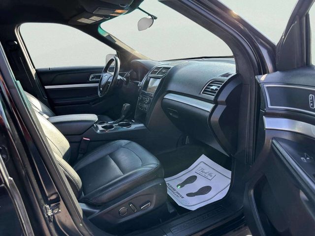 2017 Ford Explorer XLT FWD - 23050919 - 19