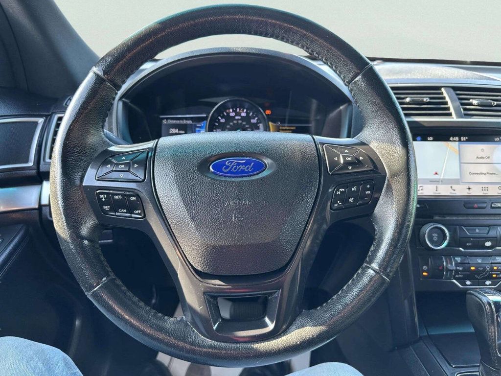 2017 Ford Explorer XLT FWD - 23050919 - 22