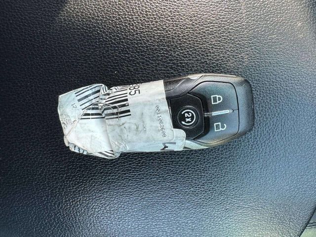 2017 Ford Explorer XLT FWD - 23050919 - 33