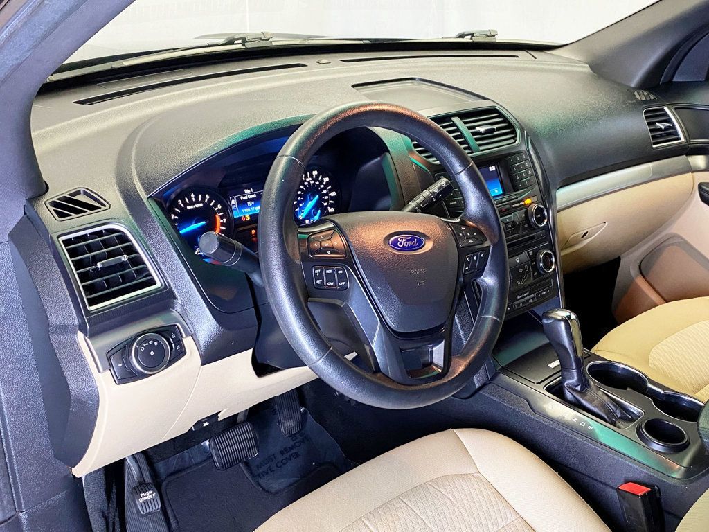 2017 Ford Explorer XLT FWD - 22938009 - 19