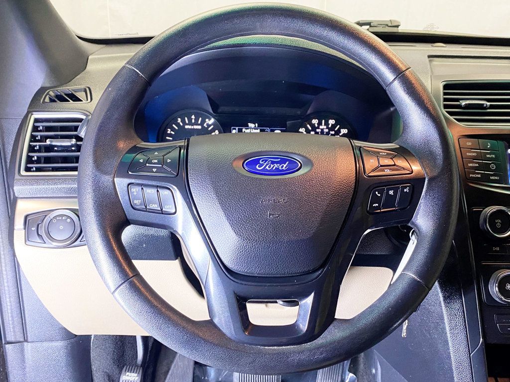 2017 Ford Explorer XLT FWD - 22938009 - 21