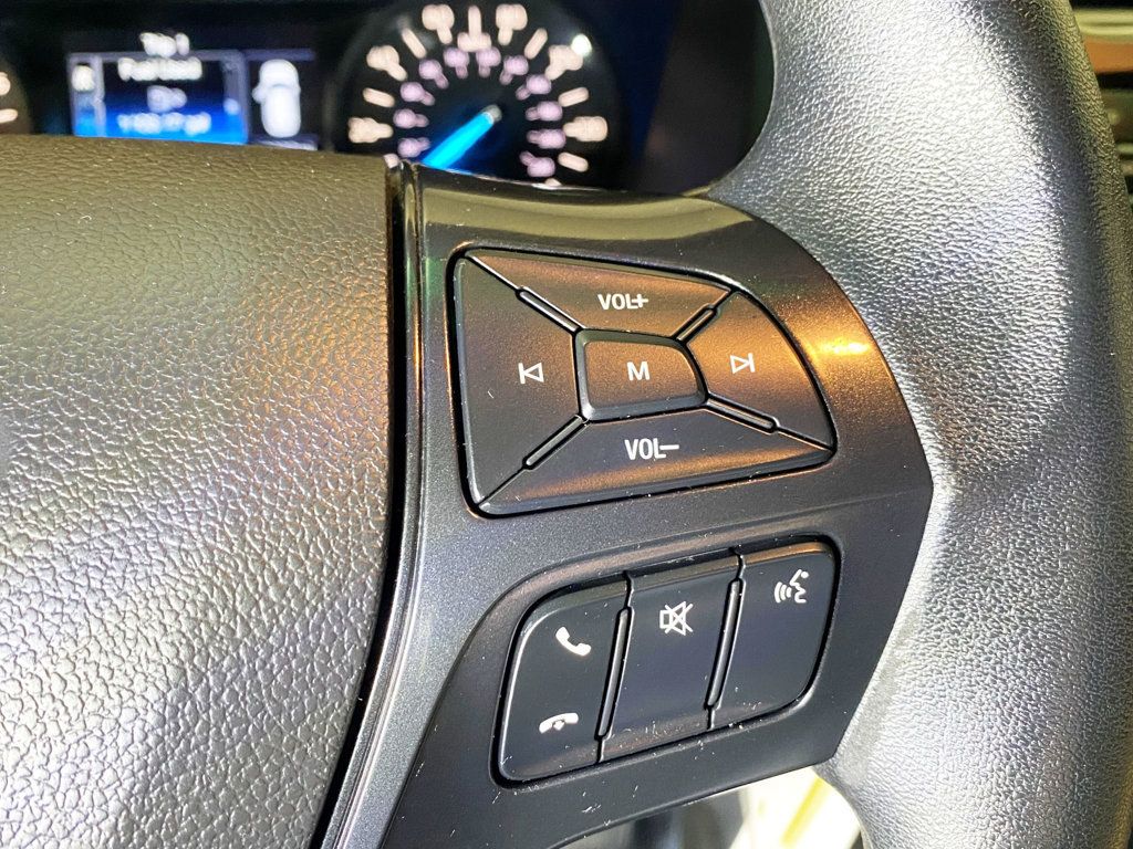 2017 Ford Explorer XLT FWD - 22938009 - 23