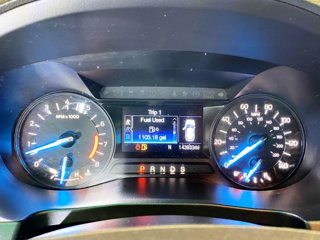 2017 Ford Explorer XLT FWD - 22938009 - 26