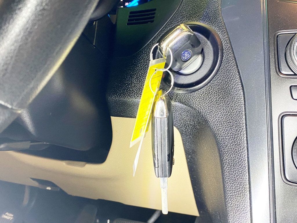 2017 Ford Explorer XLT FWD - 22938009 - 27