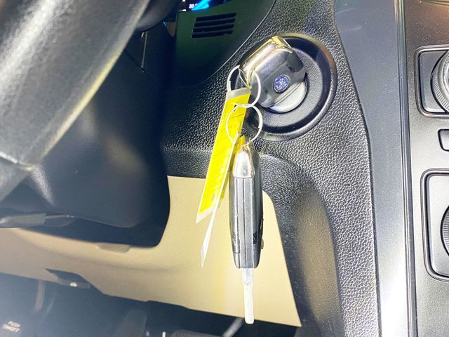 2017 Ford Explorer XLT FWD - 22938009 - 27