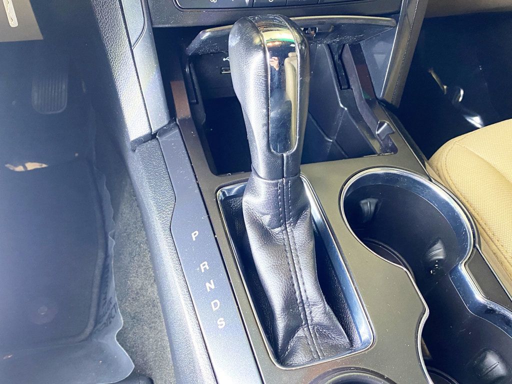 2017 Ford Explorer XLT FWD - 22938009 - 32