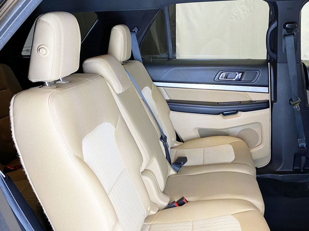 2017 Ford Explorer XLT FWD - 22938009 - 42