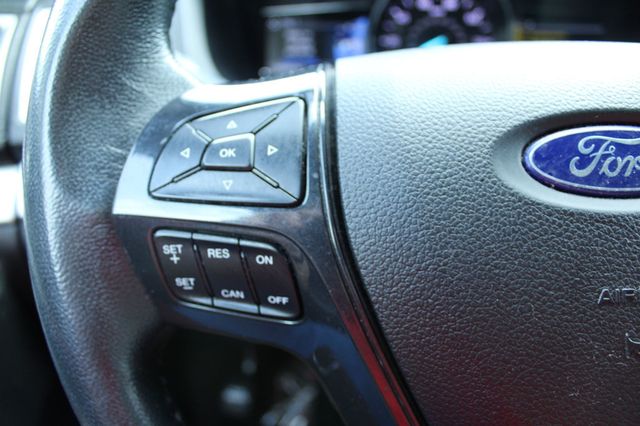 2017 Ford Explorer XLT FWD - 23043058 - 21