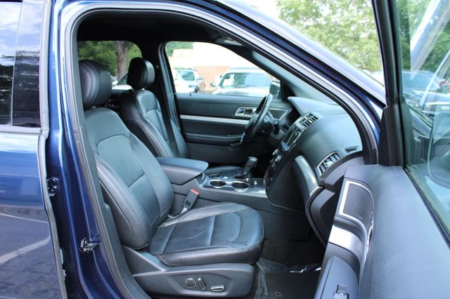 2017 Ford Explorer XLT FWD - 23043058 - 29