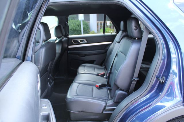2017 Ford Explorer XLT FWD - 23043058 - 31