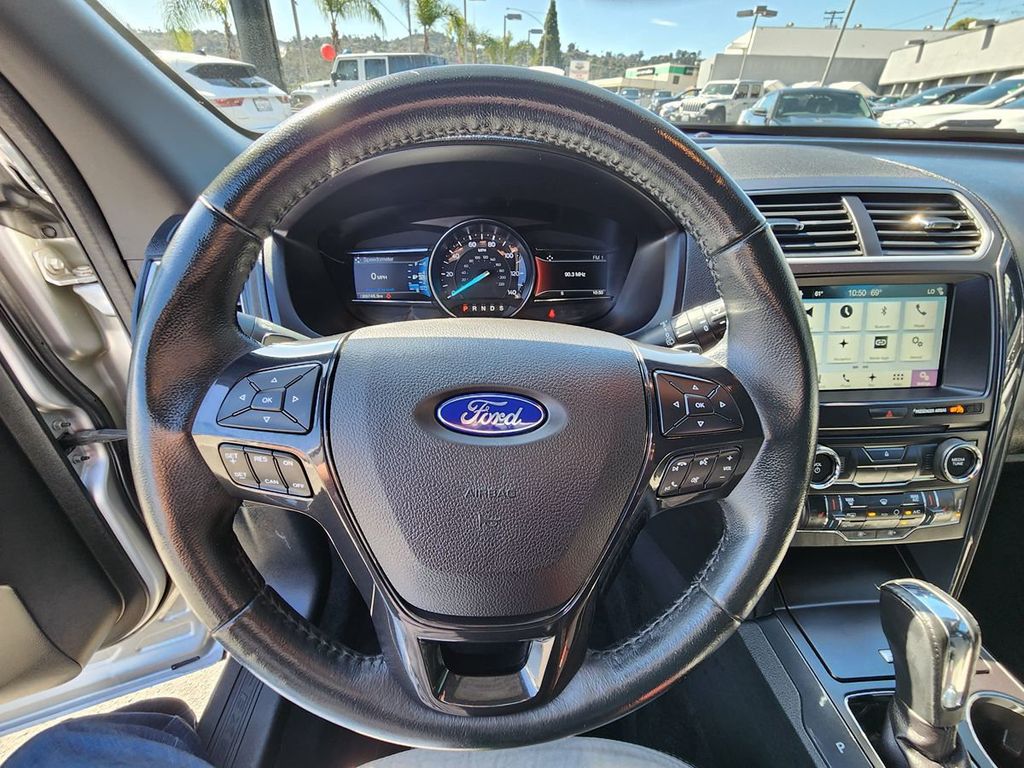 2017 Ford Explorer XLT FWD - 22331219 - 14