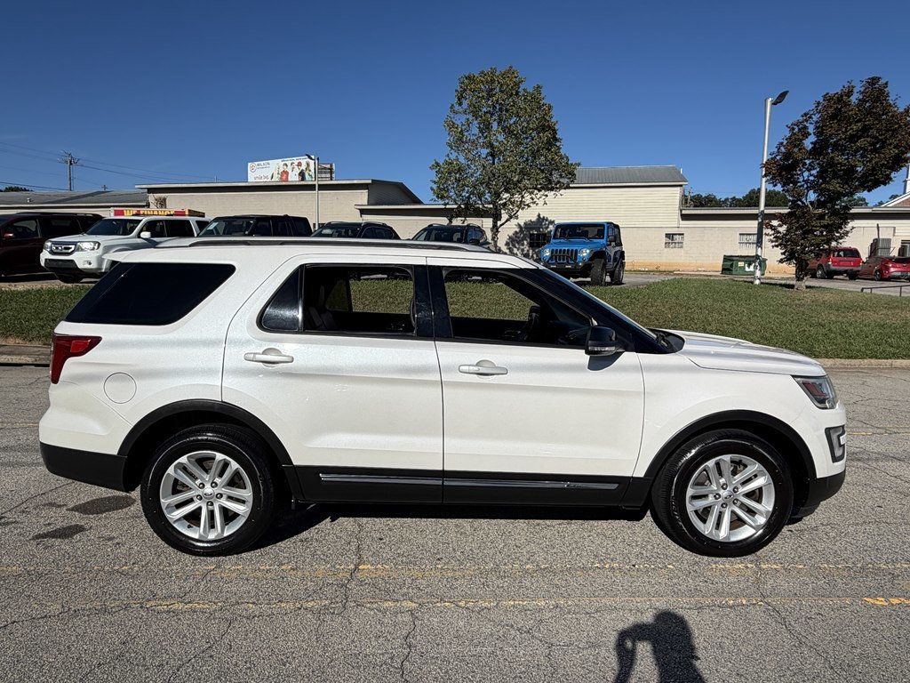 2017 Ford Explorer XLT FWD - 23088302 - 11