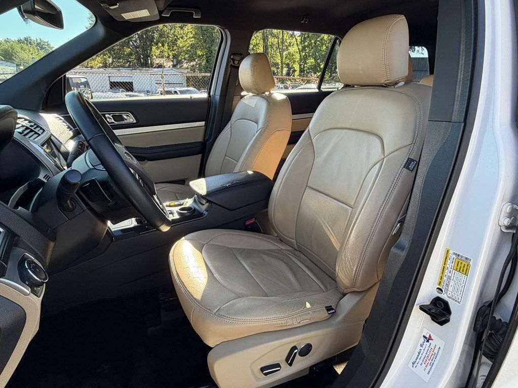 2017 Ford Explorer XLT FWD - 23088302 - 17