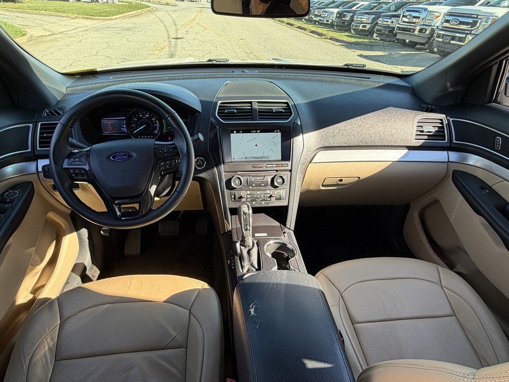 2017 Ford Explorer XLT FWD - 23088302 - 21