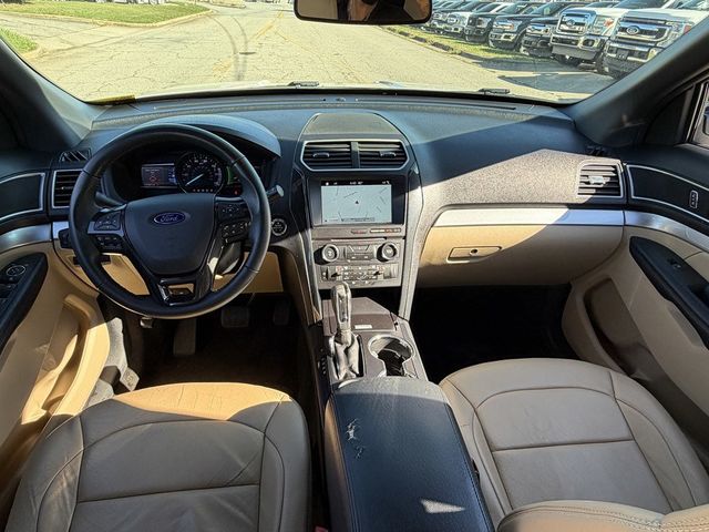 2017 Ford Explorer XLT FWD - 23088302 - 21