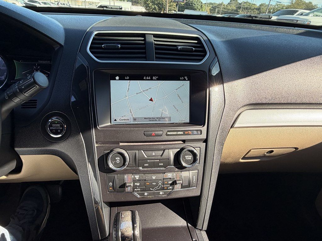 2017 Ford Explorer XLT FWD - 23088302 - 28