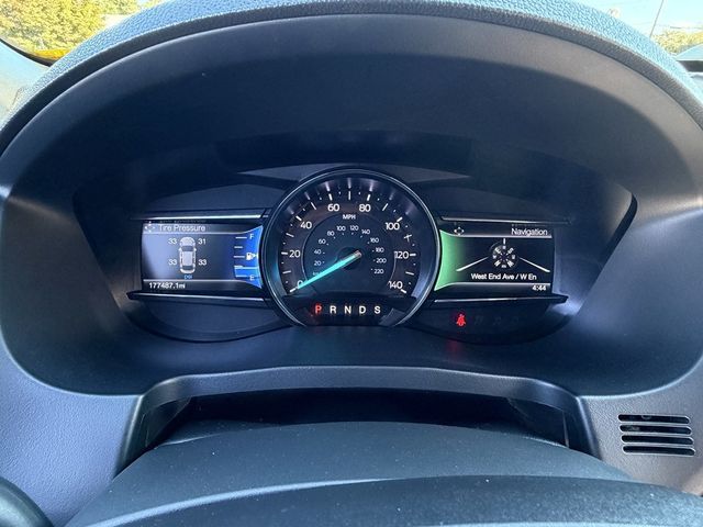 2017 Ford Explorer XLT FWD - 23088302 - 30