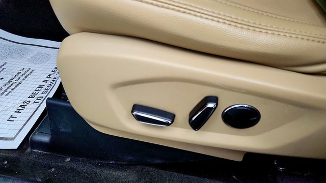 2017 Ford Explorer XLT FWD - 23000644 - 10