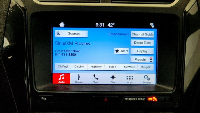 2017 Ford Explorer XLT FWD - 23000644 - 17