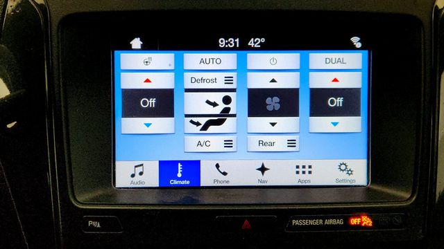 2017 Ford Explorer XLT FWD - 23000644 - 18