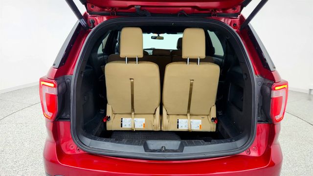 2017 Ford Explorer XLT FWD - 23000644 - 22