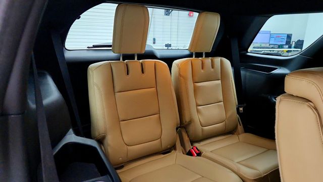 2017 Ford Explorer XLT FWD - 23000644 - 23