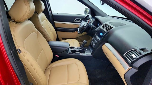 2017 Ford Explorer XLT FWD - 23000644 - 25