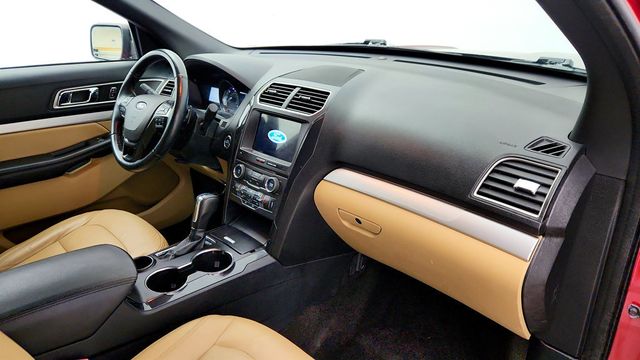 2017 Ford Explorer XLT FWD - 23000644 - 26