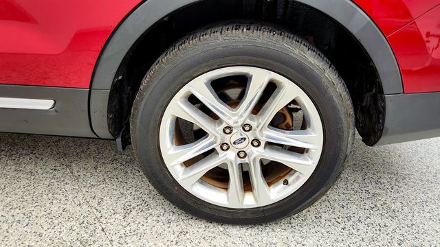 2017 Ford Explorer XLT FWD - 23000644 - 8