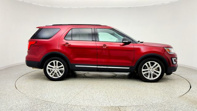 2017 Ford Explorer XLT w/ Equipment 202A, XLT Technology Bundle & 20'' Wheels - 23000644 - 3