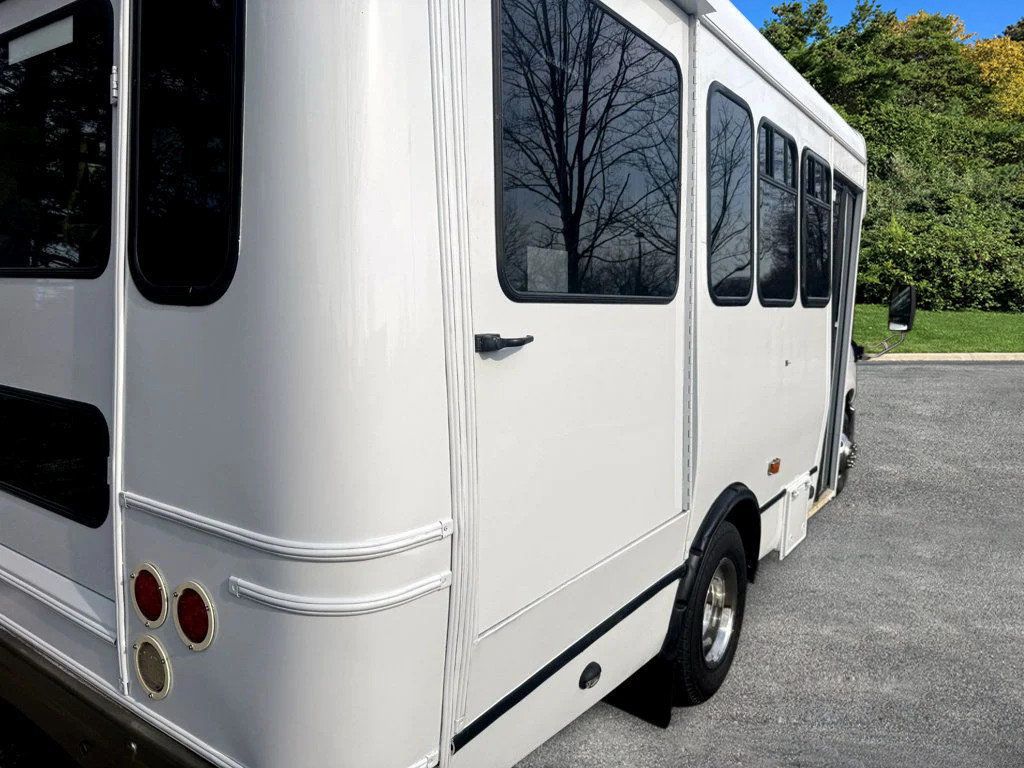 2017 Ford E-350 Non-CDL Wheelchair Shuttle Bus For Sale For Adults Churchs Seniors & Handicapped Transportation - 22979674 - 10