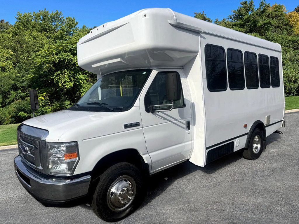 2017 Ford E-350 Non-CDL Wheelchair Shuttle Bus For Sale For Adults Churchs Seniors & Handicapped Transportation - 22979674 - 2