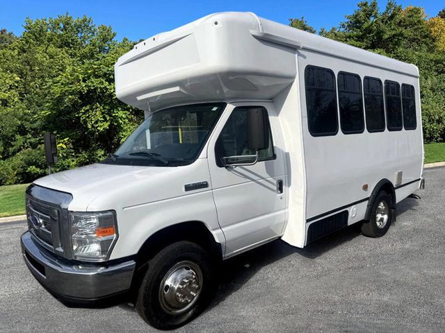 2017 Ford E-350 Non-CDL Wheelchair Shuttle Bus For Sale For Adults Churchs Seniors & Handicapped Transportation - 22979674 - 2
