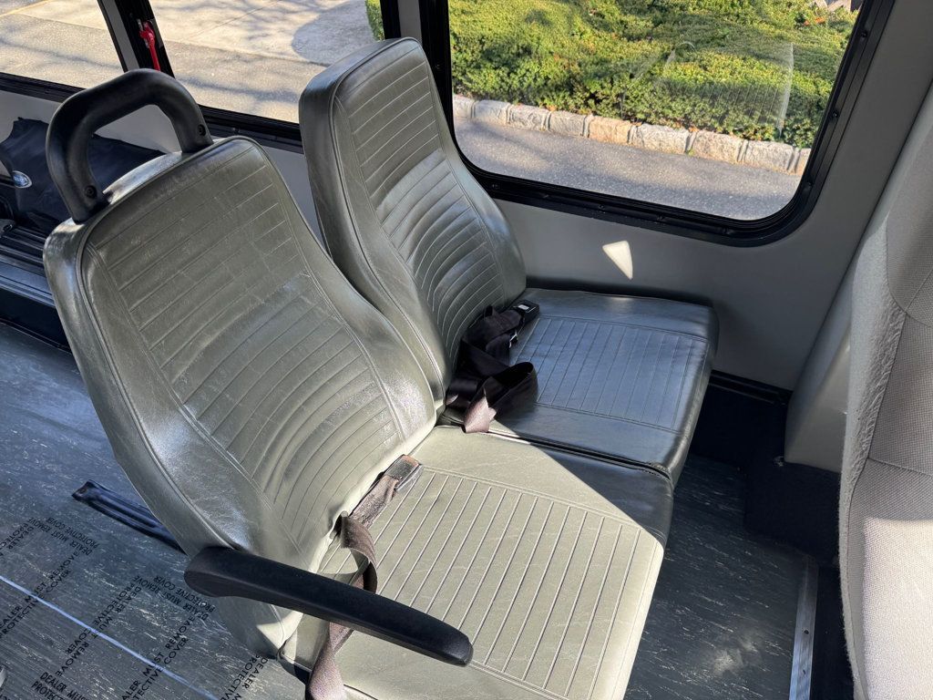 2017 Ford E-350 TurtleTop Non-CDL Wheelchair Shuttle Bus For Seniors Adults & NEMT Wheelchair Transportation - 22918621 - 27