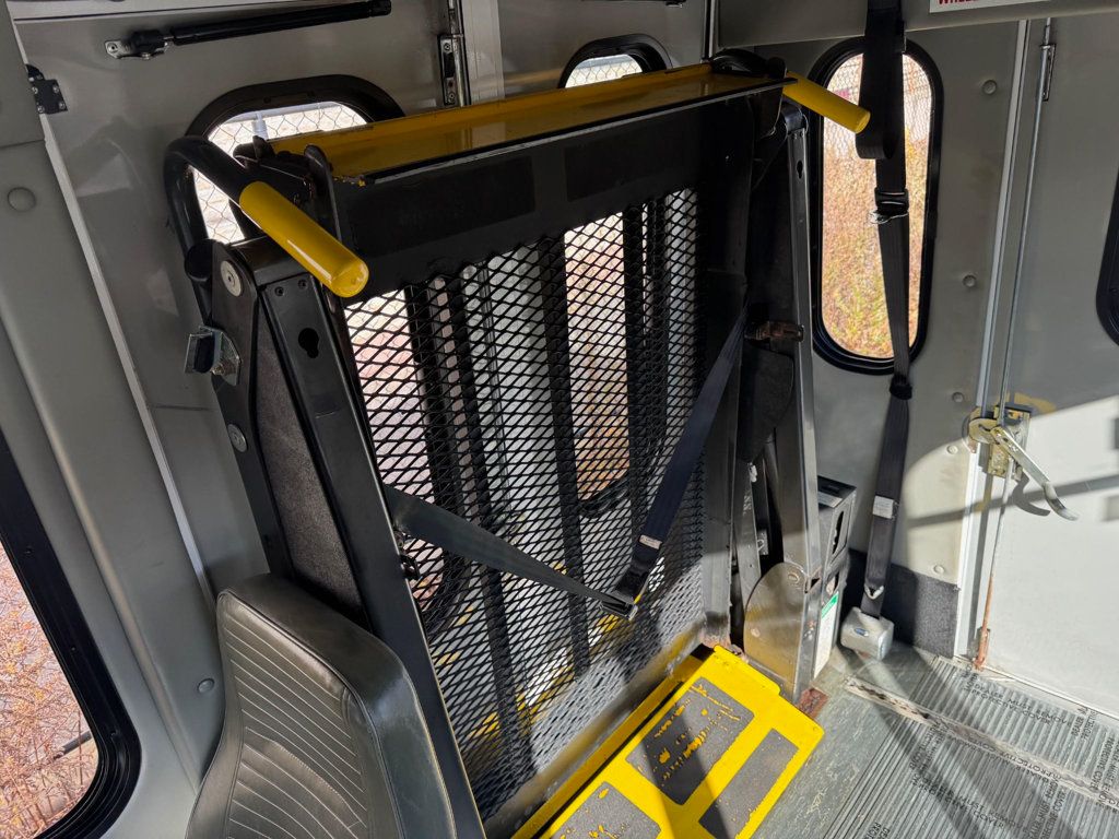 2017 Ford E-350 TurtleTop Non-CDL Wheelchair Shuttle Bus For Seniors Adults & NEMT Wheelchair Transportation - 22918621 - 44