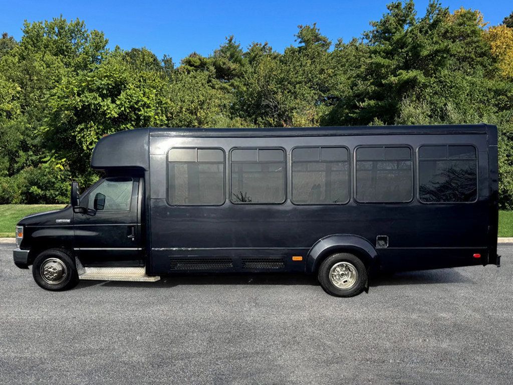 2017 Ford E-450 Cutaway 24 Passenger Shuttle Bus For Tours Charters Activity & Church Transportation - 22915162 - 10