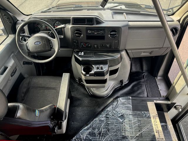 2017 Ford E-450 Cutaway 24 Passenger Shuttle Bus For Tours Charters Activity & Church Transportation - 22915162 - 17