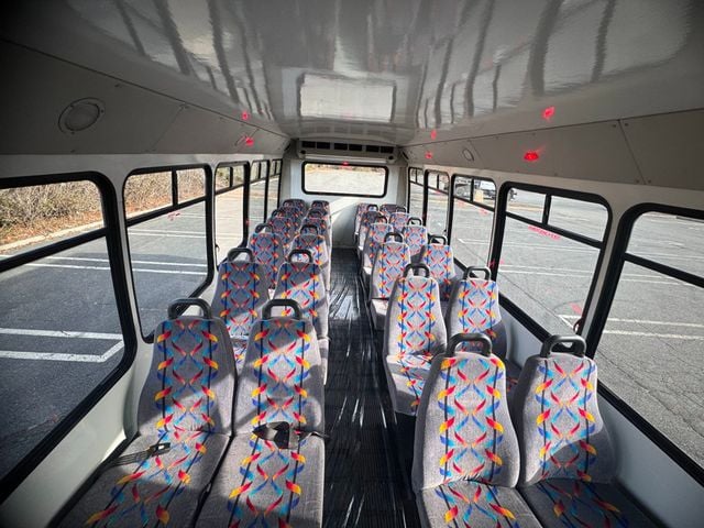 2017 Ford E-450 Cutaway 24 Passenger Shuttle Bus For Tours Charters Activity & Church Transportation - 22915162 - 21