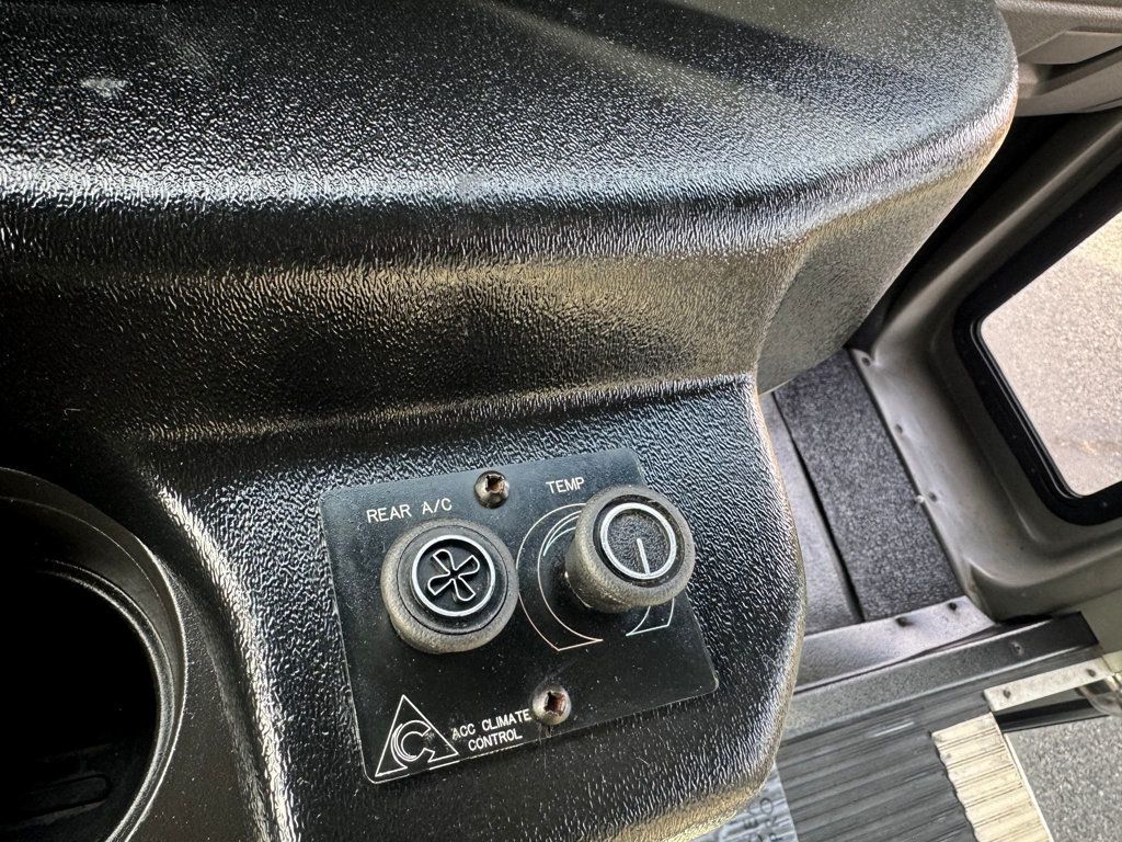 2017 Ford E-450 Cutaway 24 Passenger Shuttle Bus For Tours Charters Activity & Church Transportation - 22915162 - 31