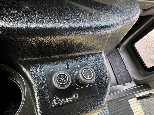 2017 Ford E-450 Cutaway 24 Passenger Shuttle Bus For Tours Charters Activity & Church Transportation - 22915162 - 31