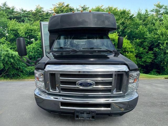 2017 Ford E-450 Cutaway 24 Passenger Starcraft Shuttle Bus For Tours Charters Activity & Church Transportation - 22915162 - 1